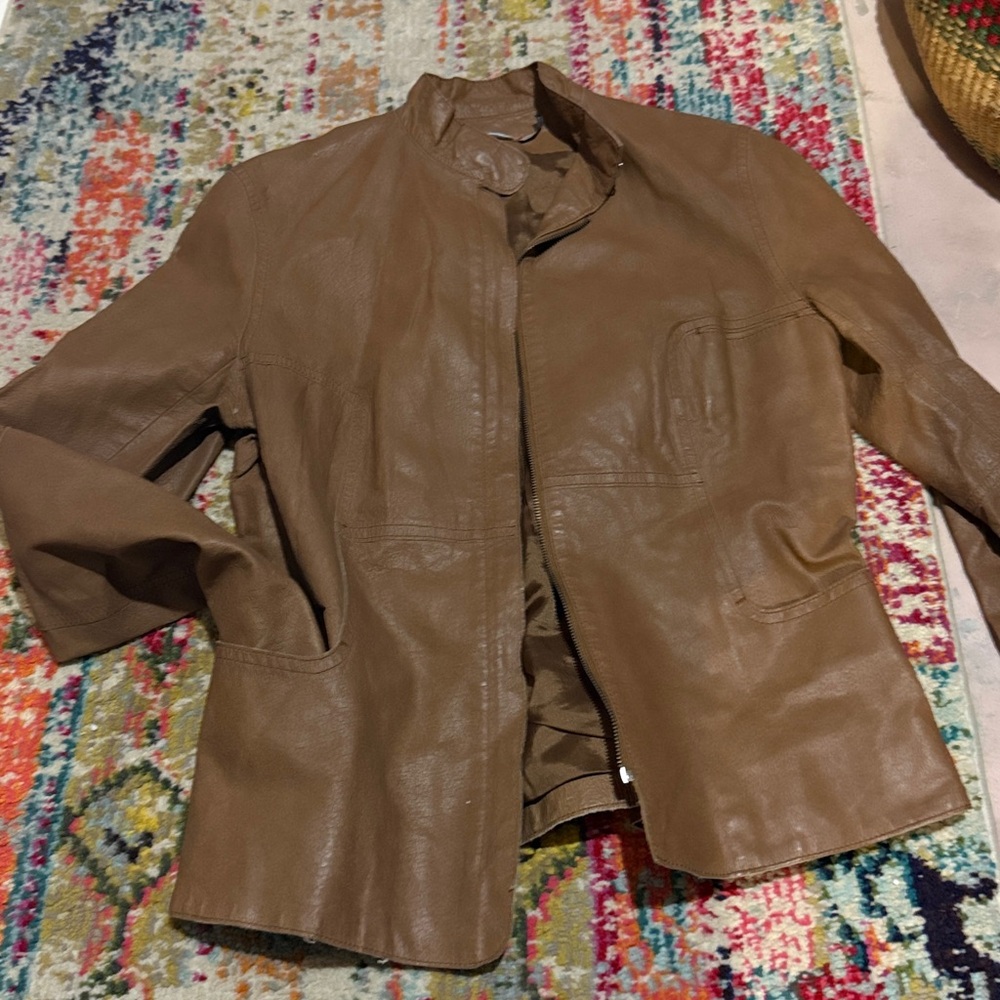 Fitted leather jacket - Picture 5 of 9